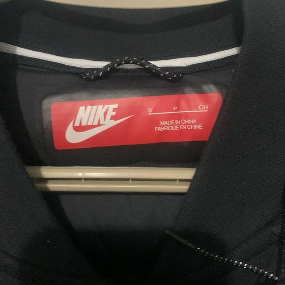 Nike women’s tech fleece bomber - Picture 2 of 3
